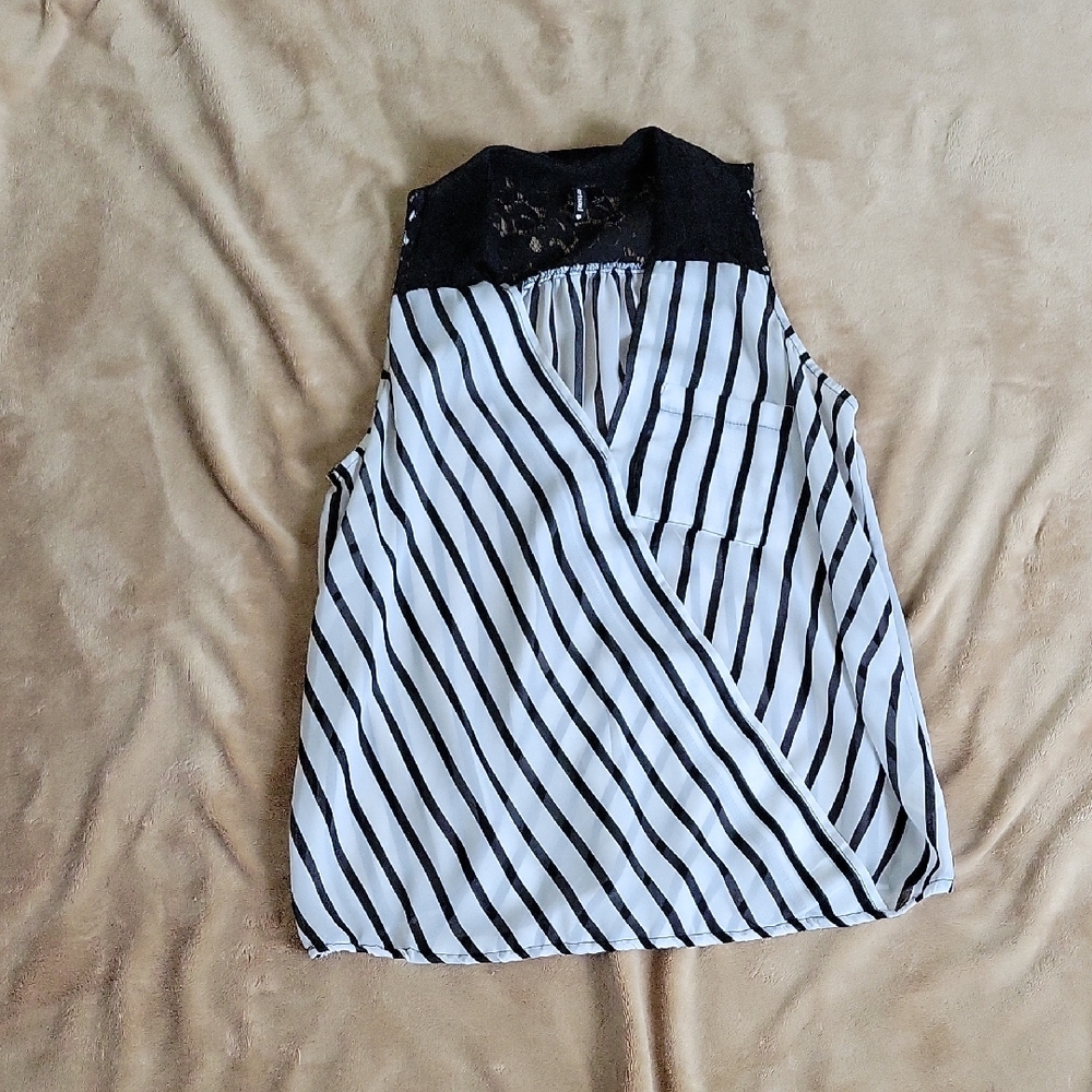 Black and White Striped Sleeveless Top Juniors Large